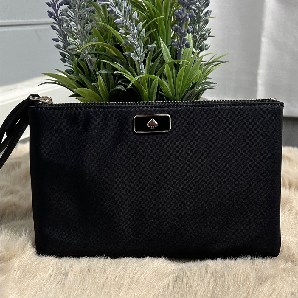 Kate Spade Elegant Black Wristlet ♠️
